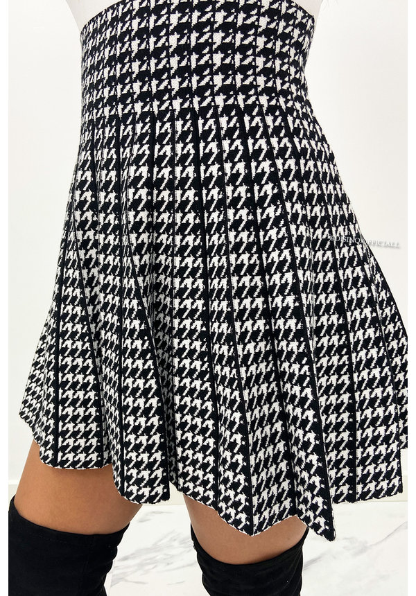 WHITE - 'DYLA SKIRT' - INSPIRED PRINT PLISSE A-LINE SKIRT