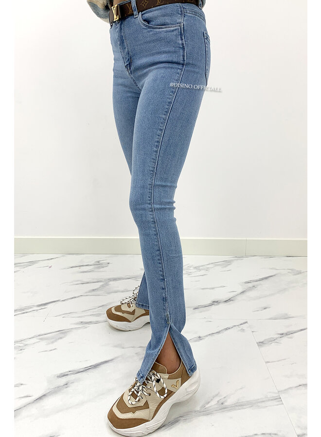 REDIAL - WHITEWASH BLUE - HIGH WAIST SKINNY JEANS SIDE SPLIT