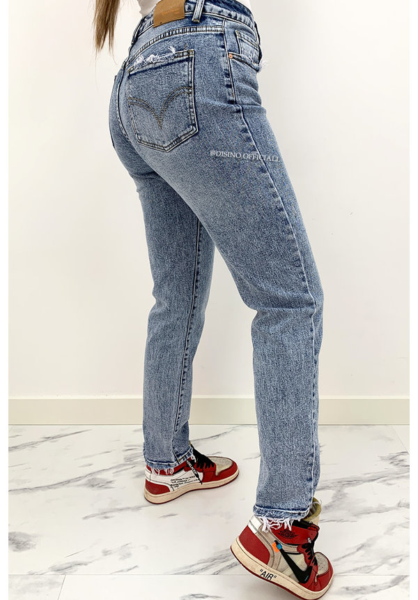 QUEEN HEART JEANS - WHITE WASH BLUE - STRETCH MUM JEANS - 3262