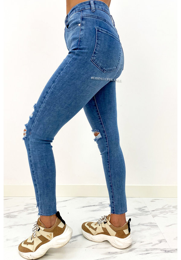 QUEEN HEARTS JEANS - BLUE - PERFECT FIT DESTROYED HIGH WAIST - 066