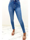 QUEEN HEARTS JEANS - BLUE - PERFECT PUSH UP JEANS - 840