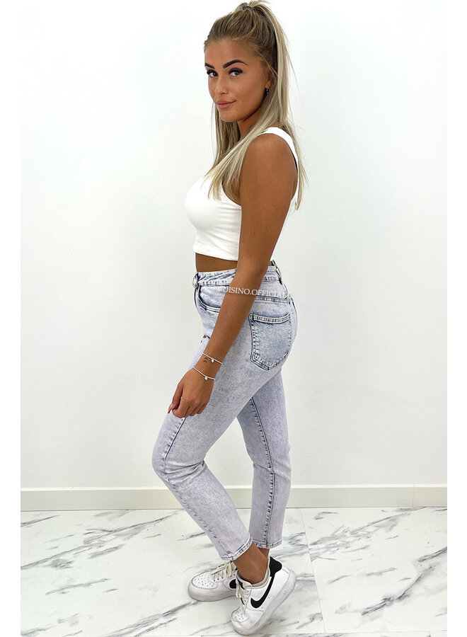 QUEEN HEART JEANS - WHITE WASH BLUE - SUPER STRETCH MUM JEANS - 031