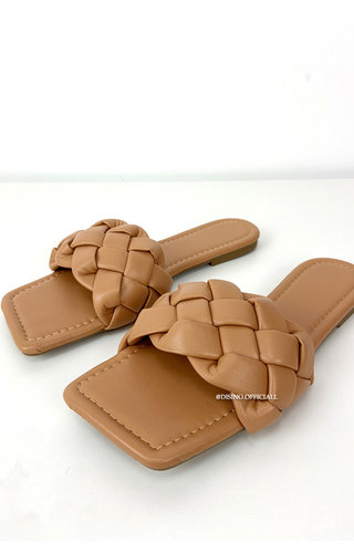 NUDE - 'MILA SLIDERS' - BRAIDED SLIPPERS NUDE - 'MILA SLIDERS' - BRAIDED SLIPPERS