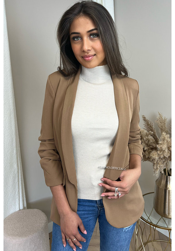 CAMEL - 'LINA SHORT' - PERFECT RUCHED SLEEVE BLAZER