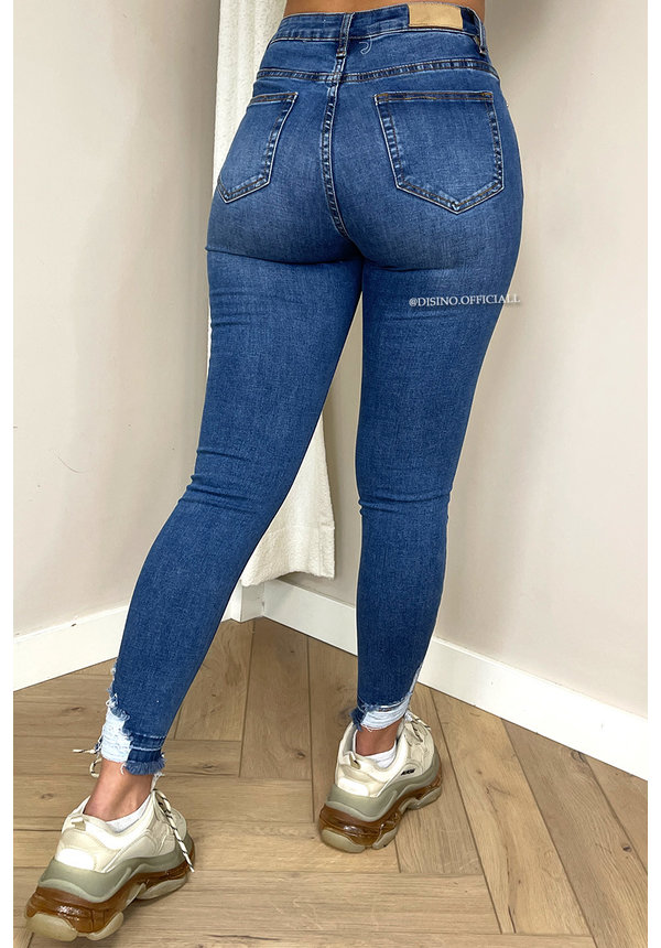 QUEEN HEARTS JEANS - BLUE - HIGH WAIST SKINNY FRAY HEM - 713