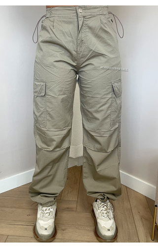 KHAKI GREEN - 'JESSIE PARACHUTE CARGO' - PREMIUM QUALITY CARGO PANTS KHAKI GREEN - 'JESSIE PARACHUTE CARGO' - PREMIUM QUALITY CARGO PANTS