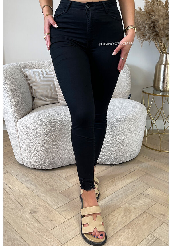 LAULIA - BLACK - SUPER STRETCH HIGH WAIST PUSH UP SKINNY JEANS - 077