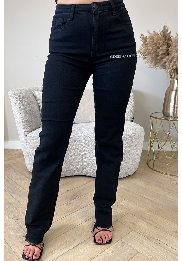 BLACK - 'BEVERLY' - EXTRA LONG SUPER STRETCH STRAIGHT LEG JEANS