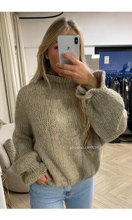 SAND - 'LINA RUFFLE KNIT' - SOFT & COZY WOOL OVERSIZED RUFFLE KNIT