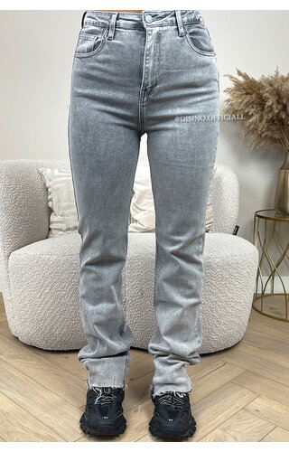 LIGHT GREY - 'BEVERLY' - EXTRA LONG SUPER STRETCH STRAIGHT LEG JEANS 