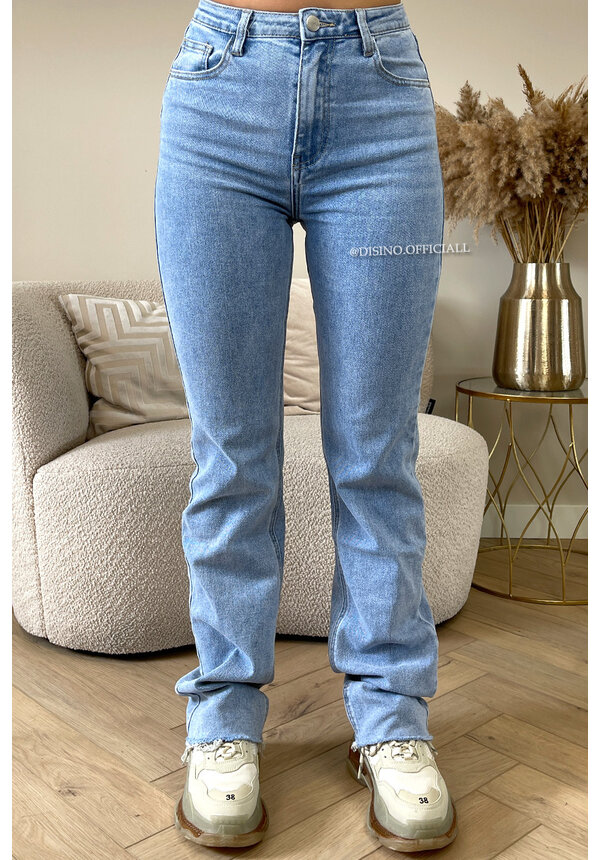 LIGHT BLUE - 'BEVERLY' - EXTRA LONG SUPER STRETCH STRAIGHT LEG JEANS