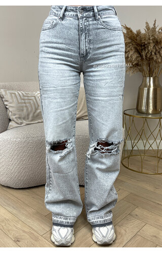 LIGHT GREY - 'MANCHESTER' - STRETCH RIPPED KNEE BOYFRIEND JEANS - 3210 