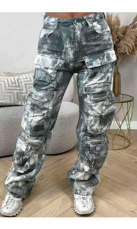 GREY - 'YADE' - ACID WASH CARGO POCKET JEANS