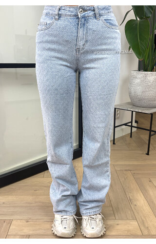 LIGHT BLUE - 'RILEY JEANS' - SUPER STRETCH INSPIRED RELIEF  STRAIGHT LEG JEANS 