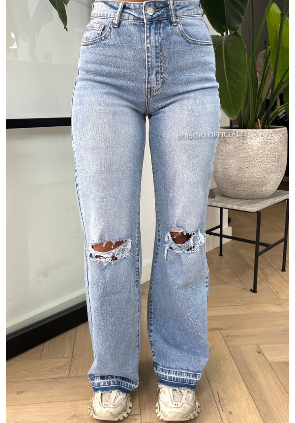 LIGHT BLUE - 'MANCHESTER' - STRETCH RIPPED KNEE WIDE LEG JEANS - 3358