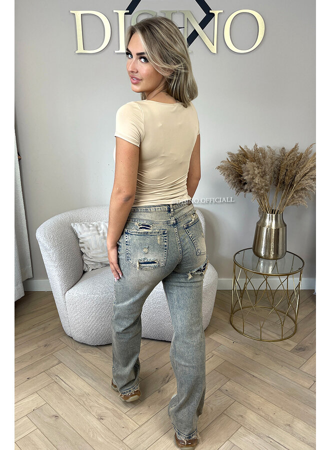 BEIGE - 'SHORT NICOLE SQUARE' - PERFECT FIT SHORT SLEEVE TOP