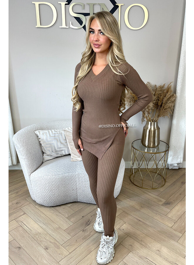 TAUPE - 'LISA' - BASIC RIBBED V-NECK TWO PIECE SET