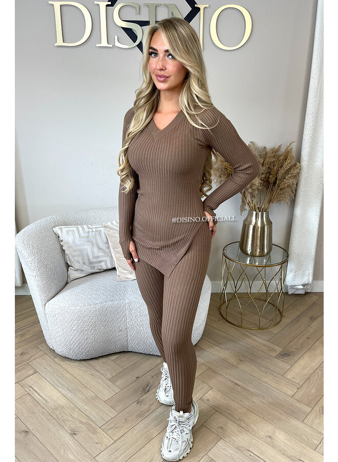 TAUPE - 'LISA' - BASIC RIBBED V-NECK TWO PIECE SET