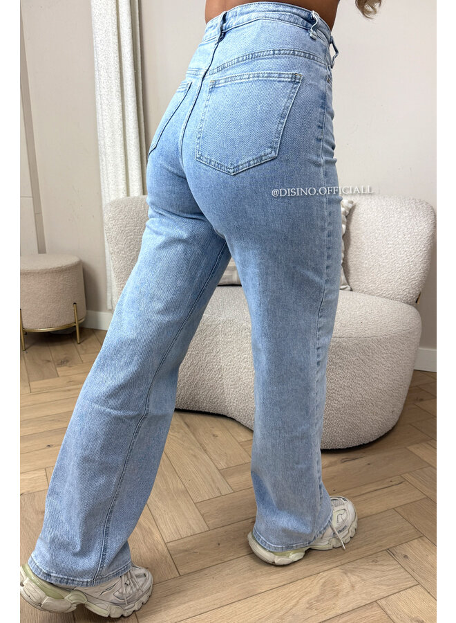 LIGHT BLUE - 'JOYA JEANS' - CROSS WAIST SUPER STRETCH STRAIGHT LEG JEANS