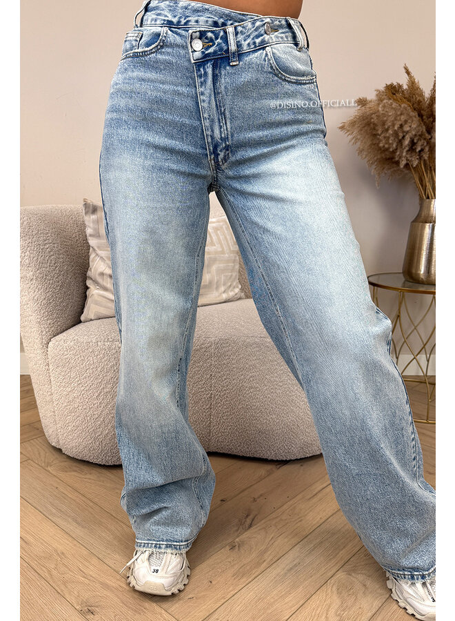 BLUE - 'AUSTIN JEANS' - STRETCH VIRAL ASYMMETRIC WIDE LEG JEANS