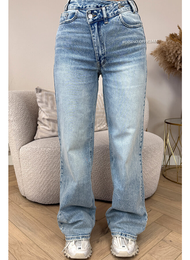 BLUE - 'AUSTIN JEANS' - STRETCH VIRAL ASYMMETRIC WIDE LEG JEANS