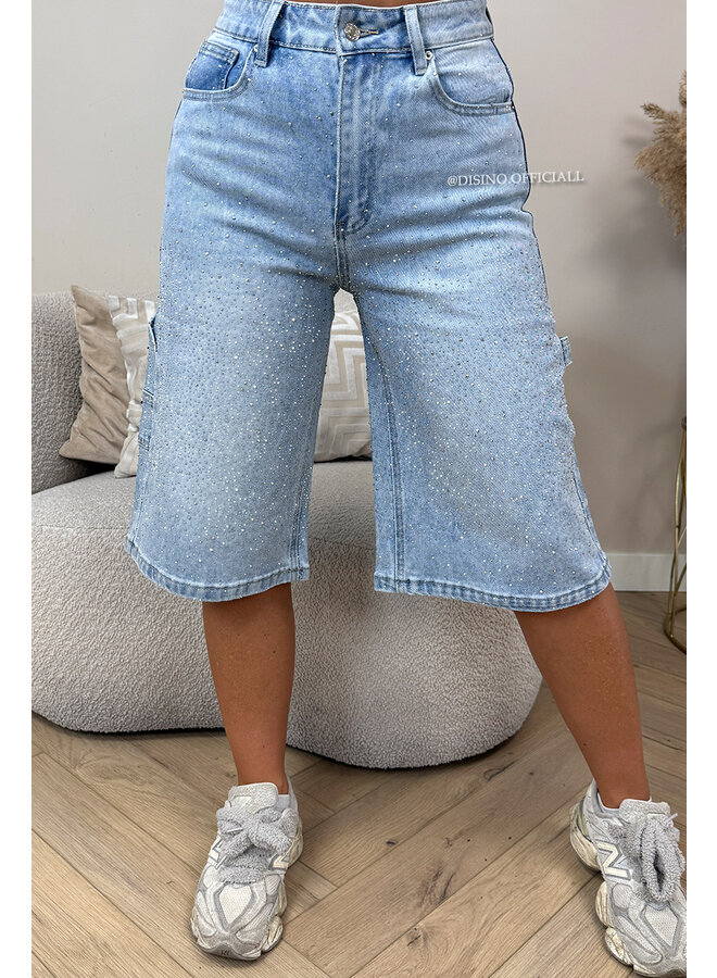 LIGHT BLUE - 'FESTIVAL BERMUDA' - SUPER STRETCH ALL OVER DIAMONDS BERMUDA JEANS