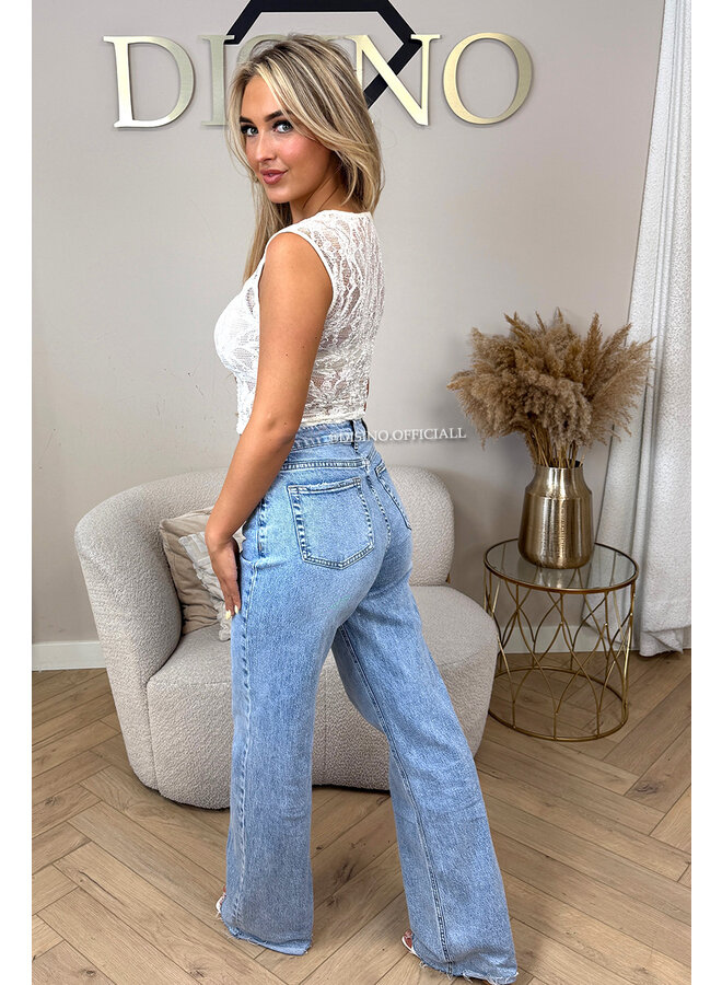 ECRU - 'DANIELLE' - PRETTY LACE TOP