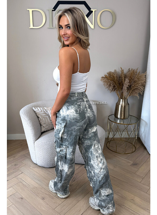 GREY - 'YADE JEANS' - ACID WASH CARGO POCKET JEANS