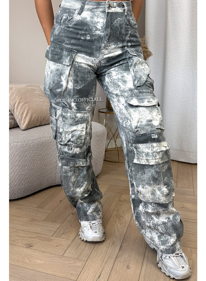 GREY - 'YADE JEANS' - ACID WASH CARGO POCKET JEANS
