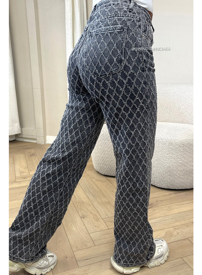 BLACK - 'ASHLEY JEANS' - SUPER STRETCH INSPIRED RELIEF  STRAIGHT LEG JEANS