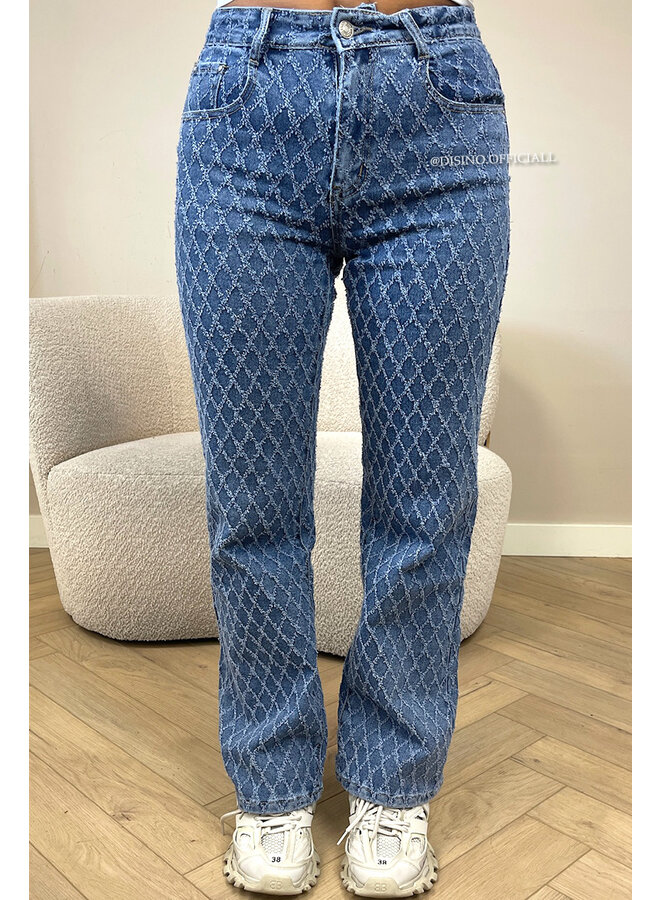 BLUE - 'ASHLEY JEANS' - SUPER STRETCH INSPIRED RELIEF  STRAIGHT LEG JEANS