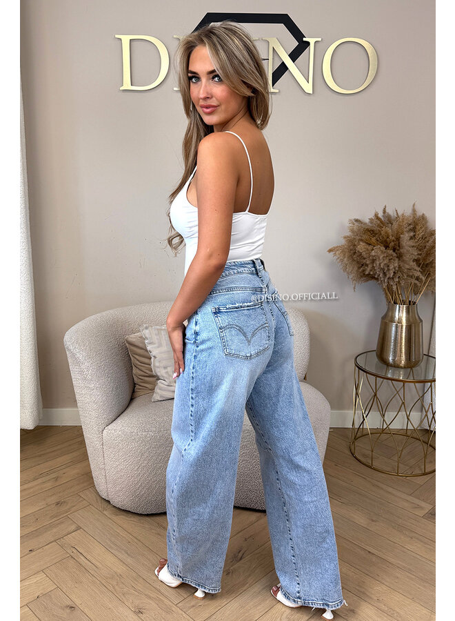 LIGHT BLUE - 'BALLOON JEANS' - STRETCH VIRAL BALLOON LEG JEANS