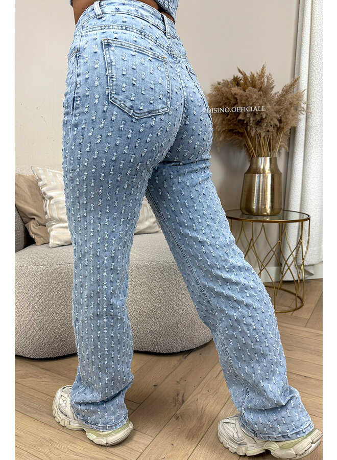 LIGHT BLUE - 'WHITNEY JEANS' - SUPER STRETCH INSPIRED RELIEF  STRAIGHT LEG JEANS