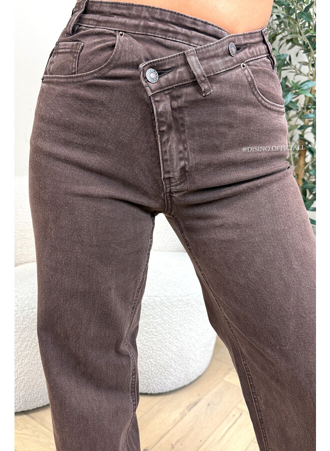 CHOCO - 'AUSTIN JEANS' - STRETCH VIRAL ASYMMETRIC WIDE LEG JEANS