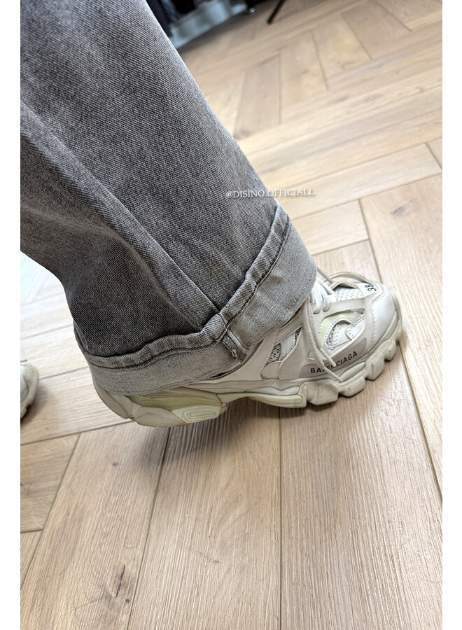 GREY - 'LEVY JEANS' - SUPER STRETCH INSPIRED STRAIGHT LEG JEANS