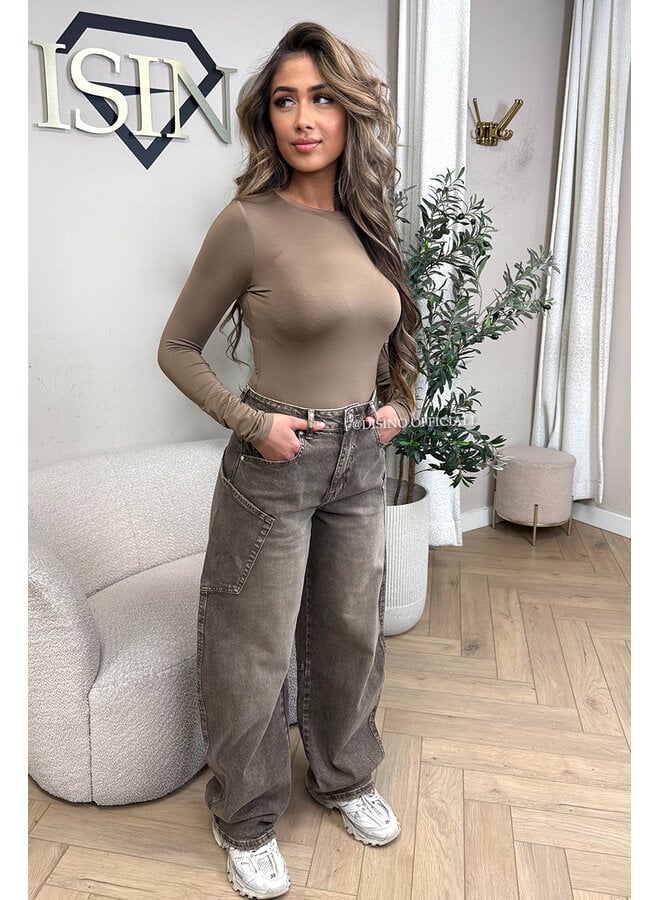 DIRTY GREY - 'BALLOON CARGO JEANS' - STRETCH VIRAL BALLOON LEG JEANS