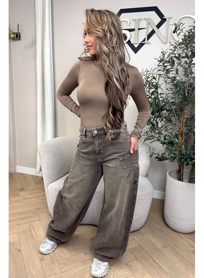 DIRTY GREY - 'BALLOON CARGO JEANS' - STRETCH VIRAL BALLOON LEG JEANS