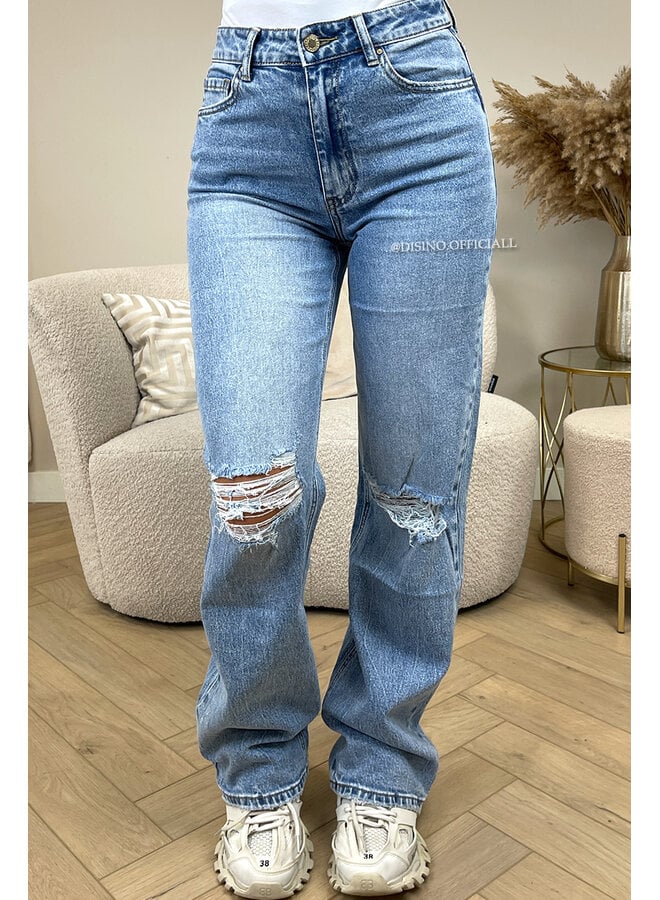 LIGHT BLUE - 'LONDON' - STRETCH RIPPED KNEE BOYFRIEND JEANS - 3329