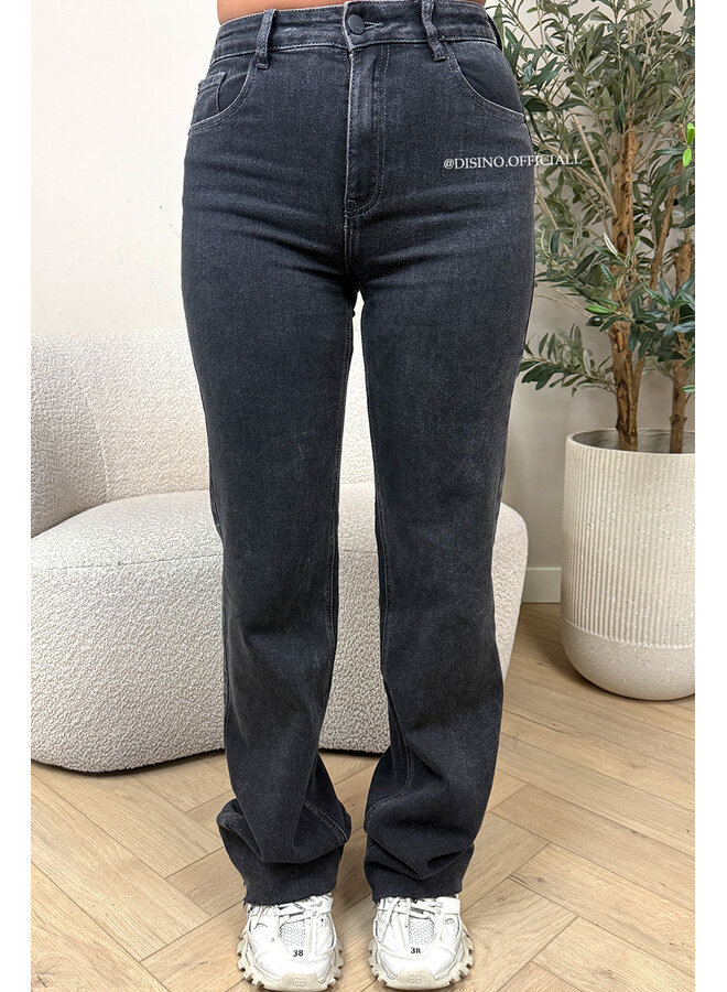 BLACK DENIM - 'BEVERLY' - EXTRA LONG SUPER STRETCH STRAIGHT LEG JEANS