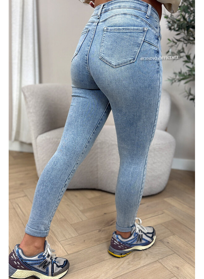 VINTAGE BLUE - SUPER STRETCH HIGH WAIST SKINNY JEANS