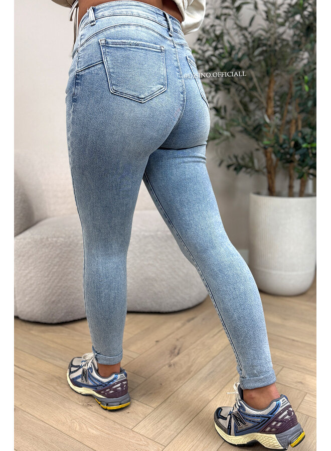VINTAGE BLUE - SUPER STRETCH HIGH WAIST SKINNY JEANS