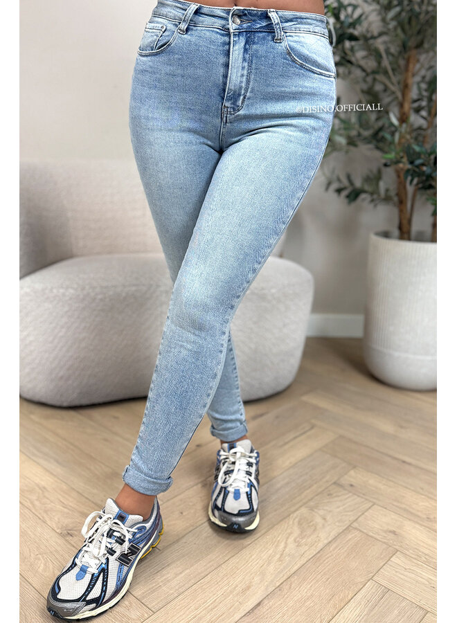 VINTAGE BLUE - SUPER STRETCH HIGH WAIST SKINNY JEANS