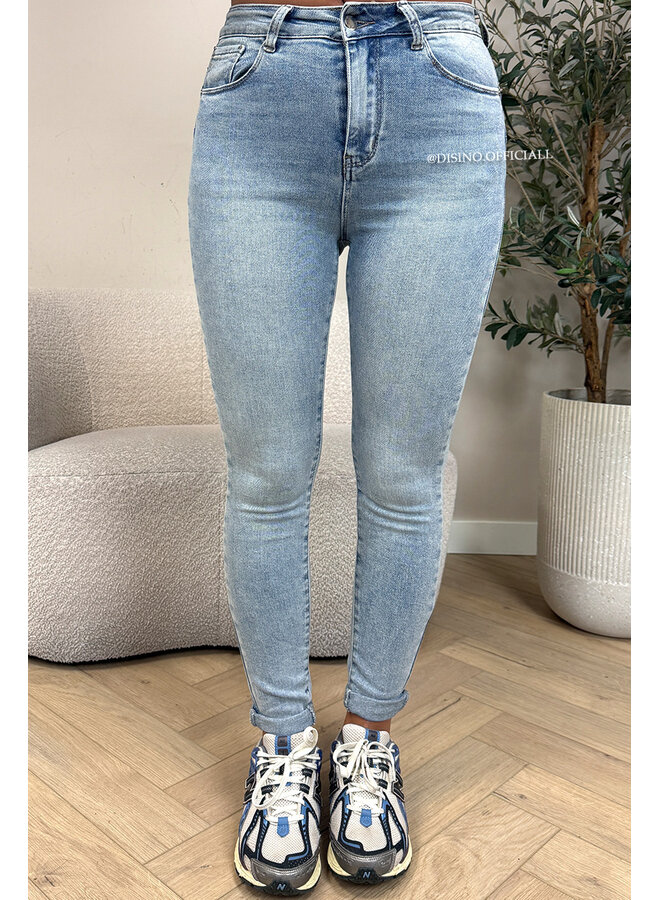 VINTAGE BLUE - SUPER STRETCH HIGH WAIST SKINNY JEANS
