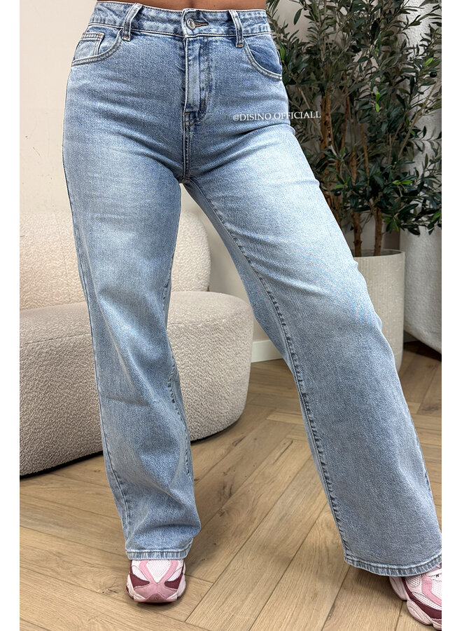 PINK - 'SYDNEY RHINESTONE' - STRETCH VIRAL RIPPED BACK STRAIGHT LEG JEANS