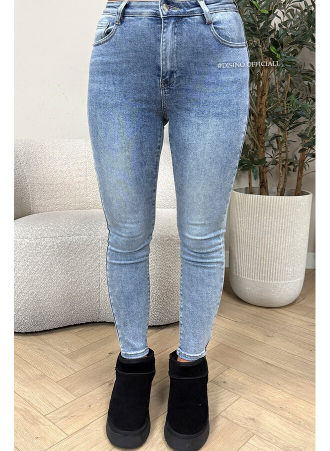 BLUE - SUPER STRETCH MID-WAIST PUSH-UP SKINNY JEANS - 002