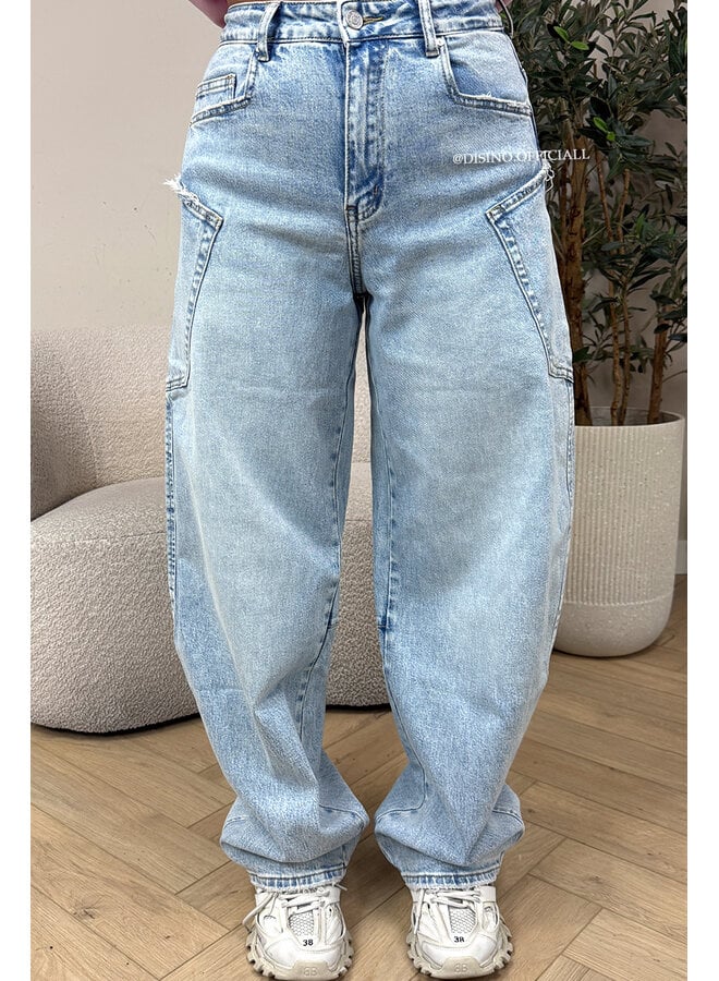 VINTAGE BLUE - 'BALLOON CARGO JEANS' - STRETCH VIRAL BALLOON LEG JEANS