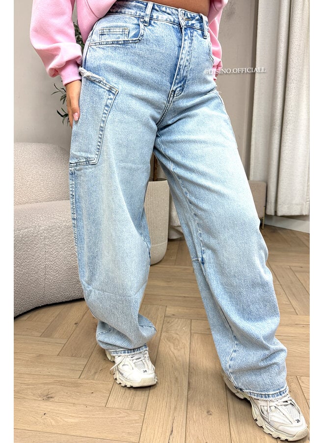 VINTAGE BLUE - 'BALLOON CARGO JEANS' - STRETCH VIRAL BALLOON LEG JEANS