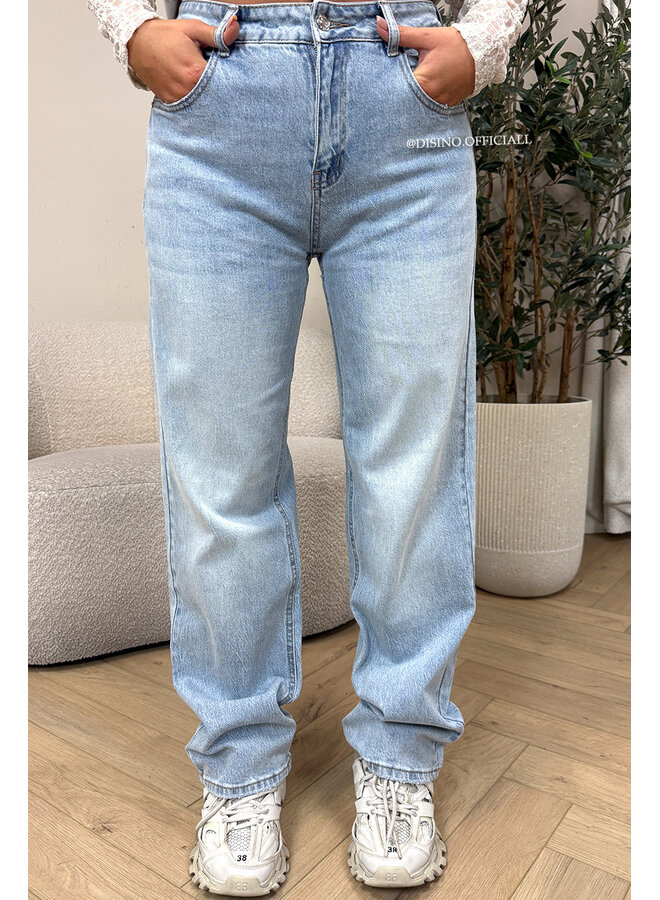 LIGHT BLUE - 'SYDNEY JEANS' - STRETCH VIRAL RIPPED BACK STRAIGHT LEG JEANS