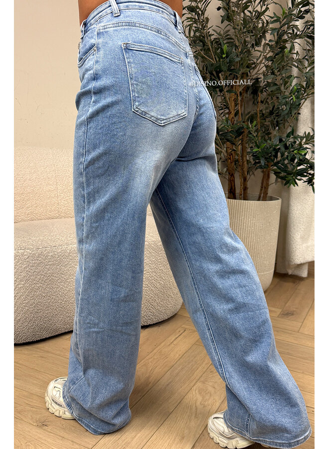 LIGHT BLUE - 'JOYA JEANS' - CROSS WAIST SUPER STRETCH STRAIGHT LEG JEANS