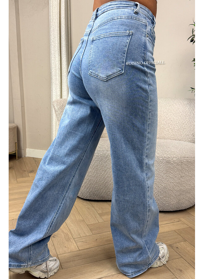 LIGHT BLUE - 'JOYA JEANS' - CROSS WAIST SUPER STRETCH STRAIGHT LEG JEANS